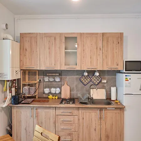 Breeze By Alz アパート