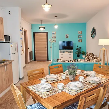 Breeze By Alz アパート ナボダリ